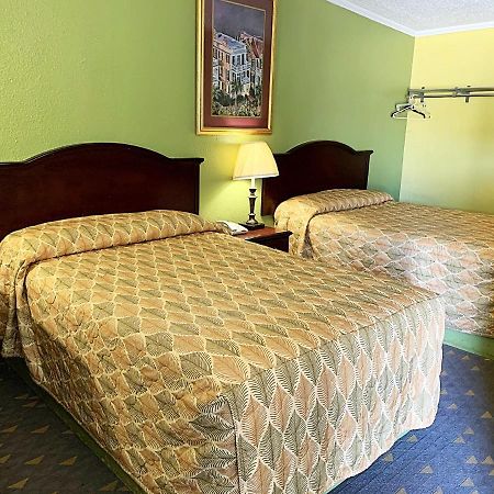 Luxury Inn Midland Dış mekan fotoğraf